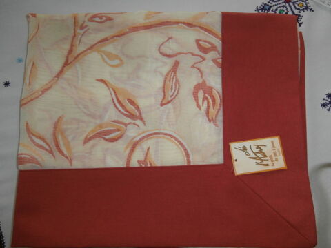 Nappe 140 x 140 cm, neuve 29 Paris 11 (75)