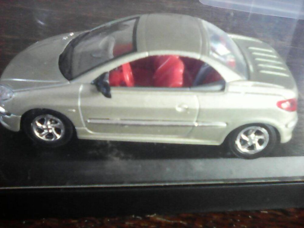 Voiture Peugeot 206 Coup&eacute; Solido Mod&egrave;le r&eacute;duit 