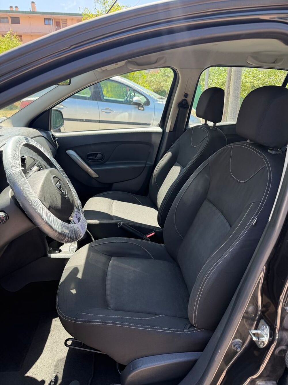 Sandero 1.5 dCi 90 FAP Laur&eacute;ate 2013 occasion 83160 La Valette-du-Var