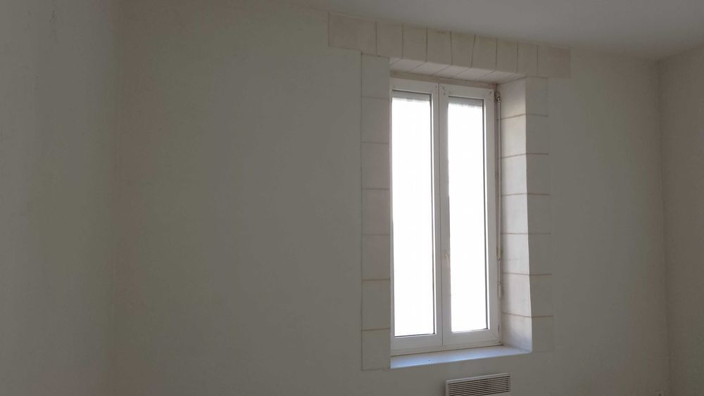 Location Appartement Deux pièces centre ville disponible rapidement Laval