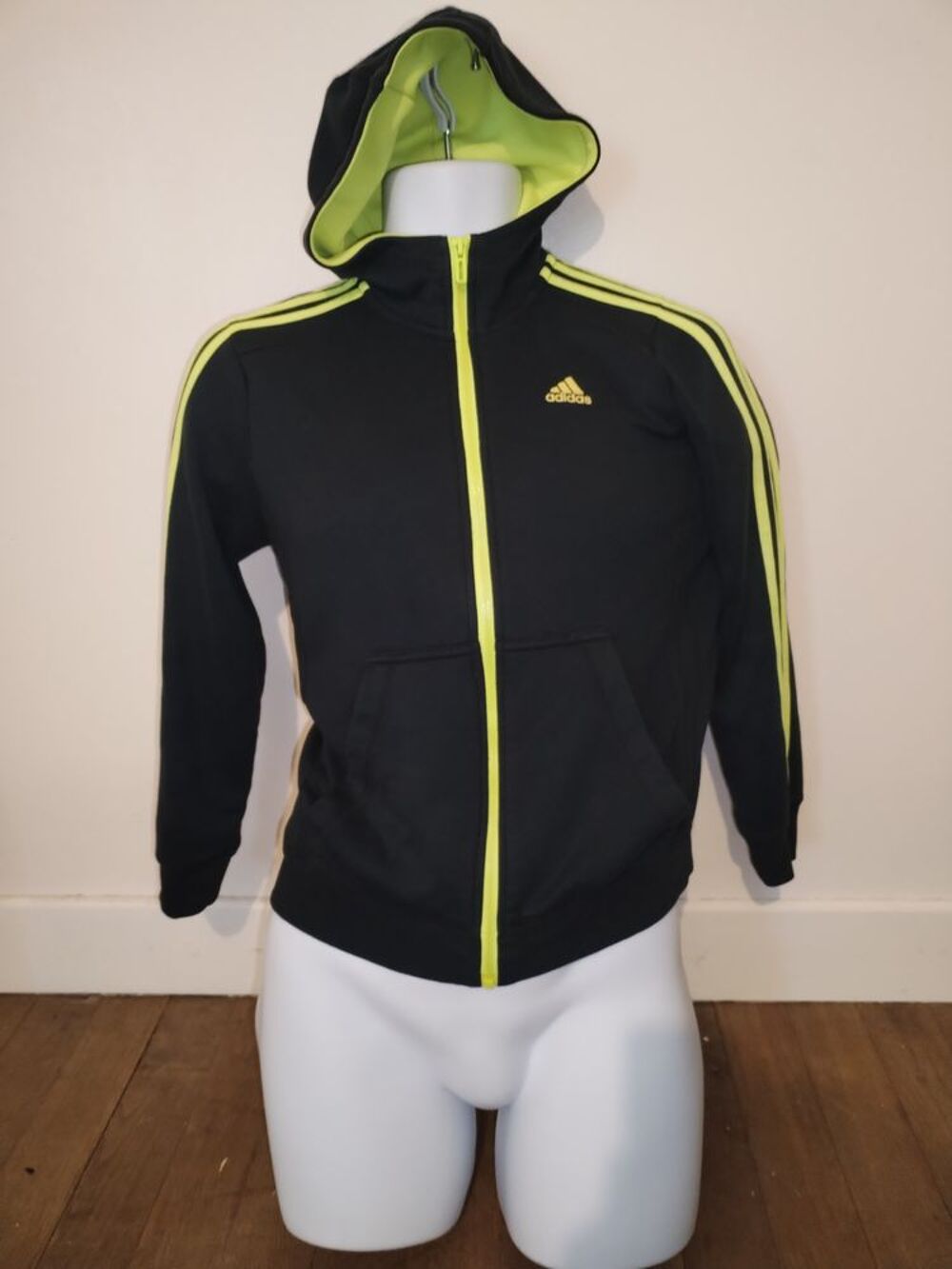 Veste de surv&ecirc;tement ADIDAS (noire/jaune) (Taille 12 ans) Vêtements enfants