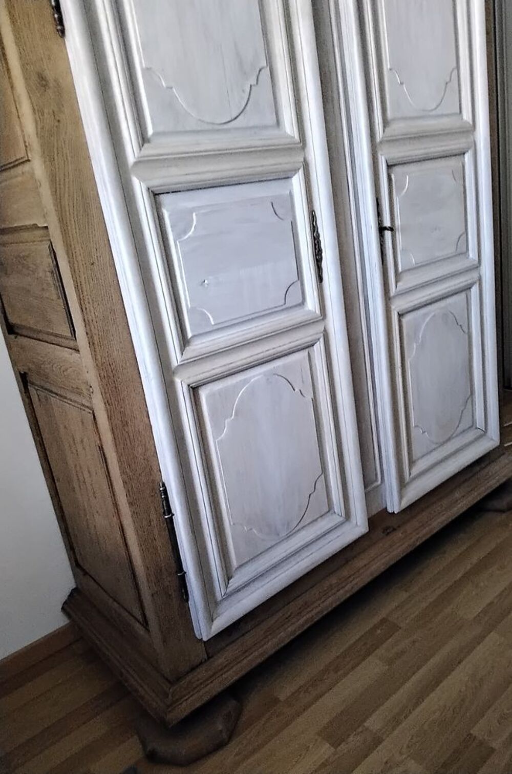 Armoire en cha&icirc;ne massif Meubles