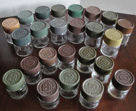 24 Petits pots en verre 10 Paris 12 (75)