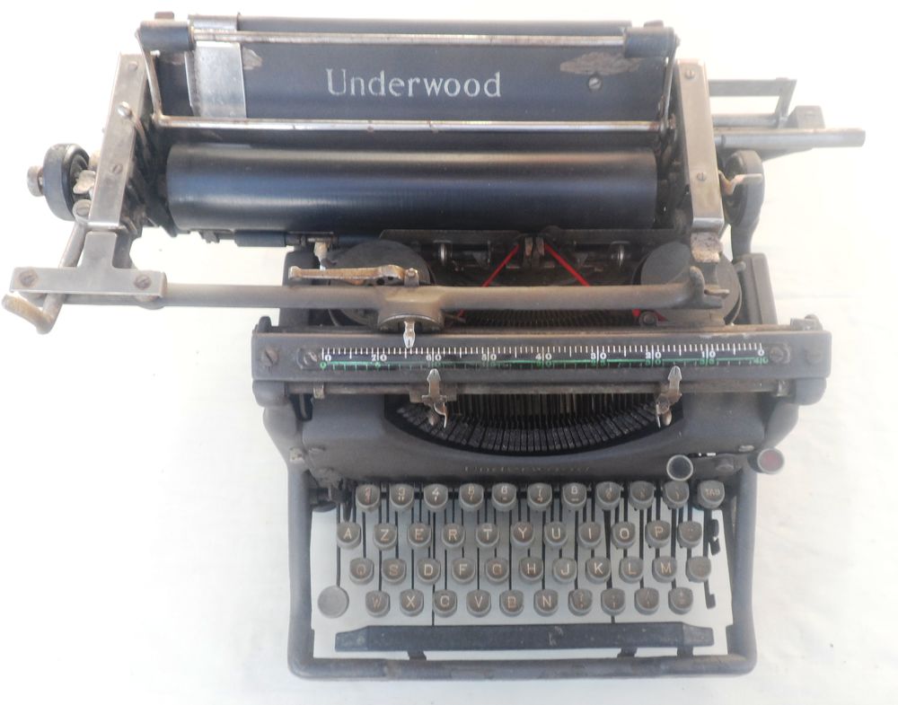 Machine &agrave; &eacute;crire UNDERWOOD en bon &eacute;tat n&deg;de s&eacute;rie 2082096 -5 