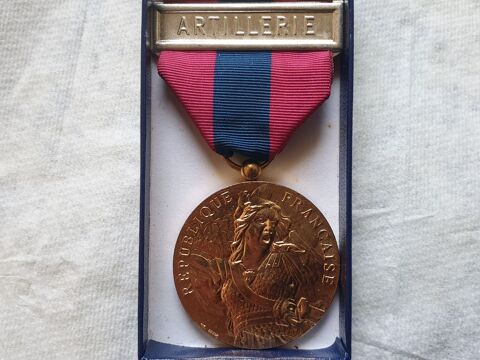 Médaille République Française 27 Bordeaux (33)