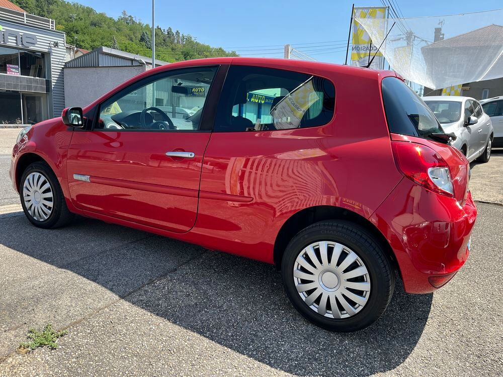 Clio III dCi 75 eco2 Dynamique TomTom Euro 5 2011 occasion 42700 Firminy