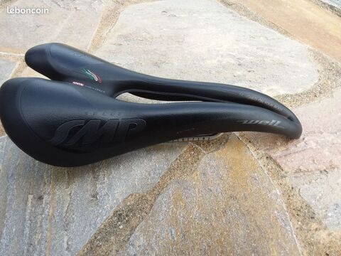 SELLE SMP WELL 1 GEL 
85 Commelle-Vernay (42)