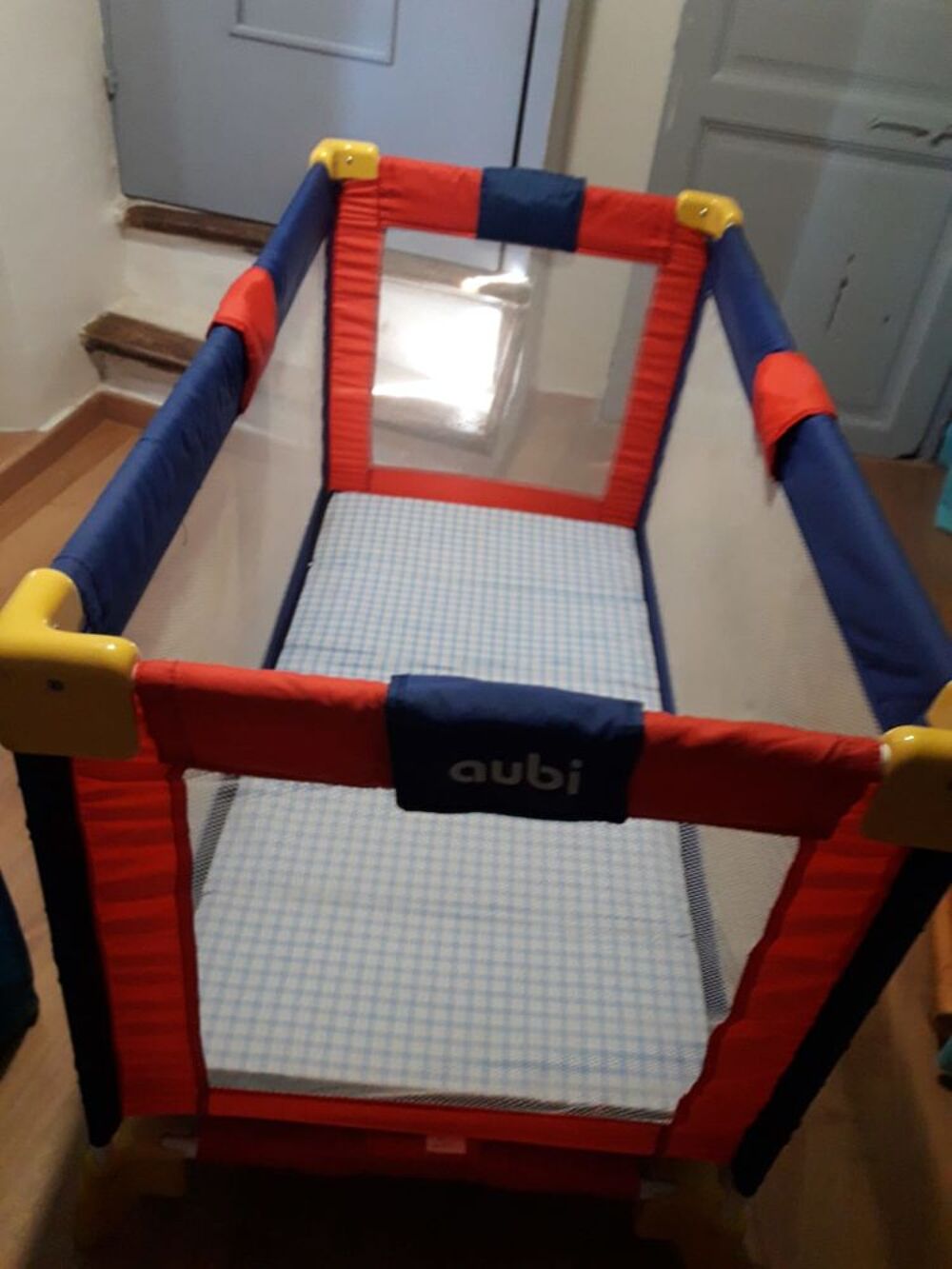 Lit parapluie babid&eacute;al et un matelas de confort offert Mobilier enfants