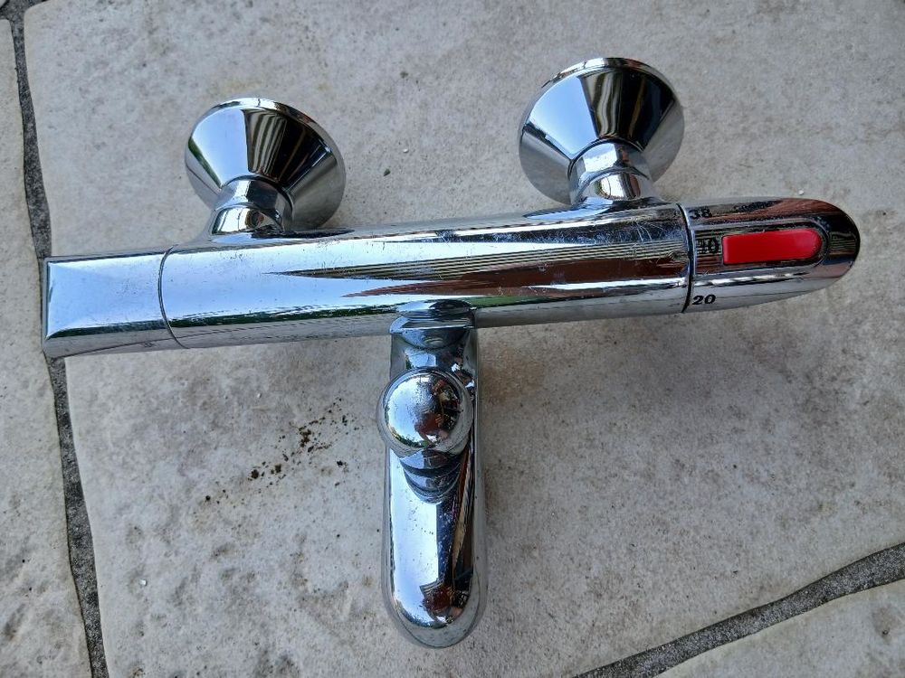 mitigeur bain raccords 
Bricolage