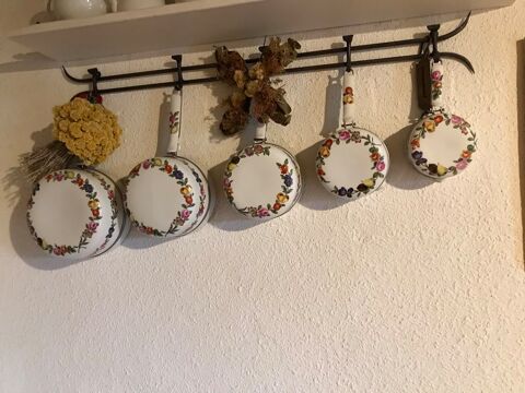 5 casseroles en porcelaine de Pris 150 Saint-Michel-de-Llotes (66)