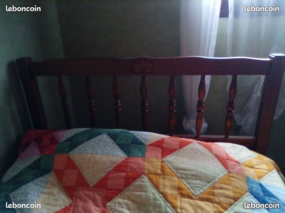Lit 1 place + table de chevet Meubles