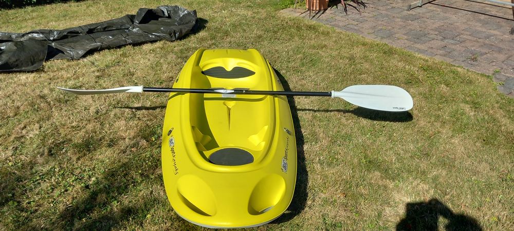 Cano&euml; avec pagaie et chariot de transport Sports