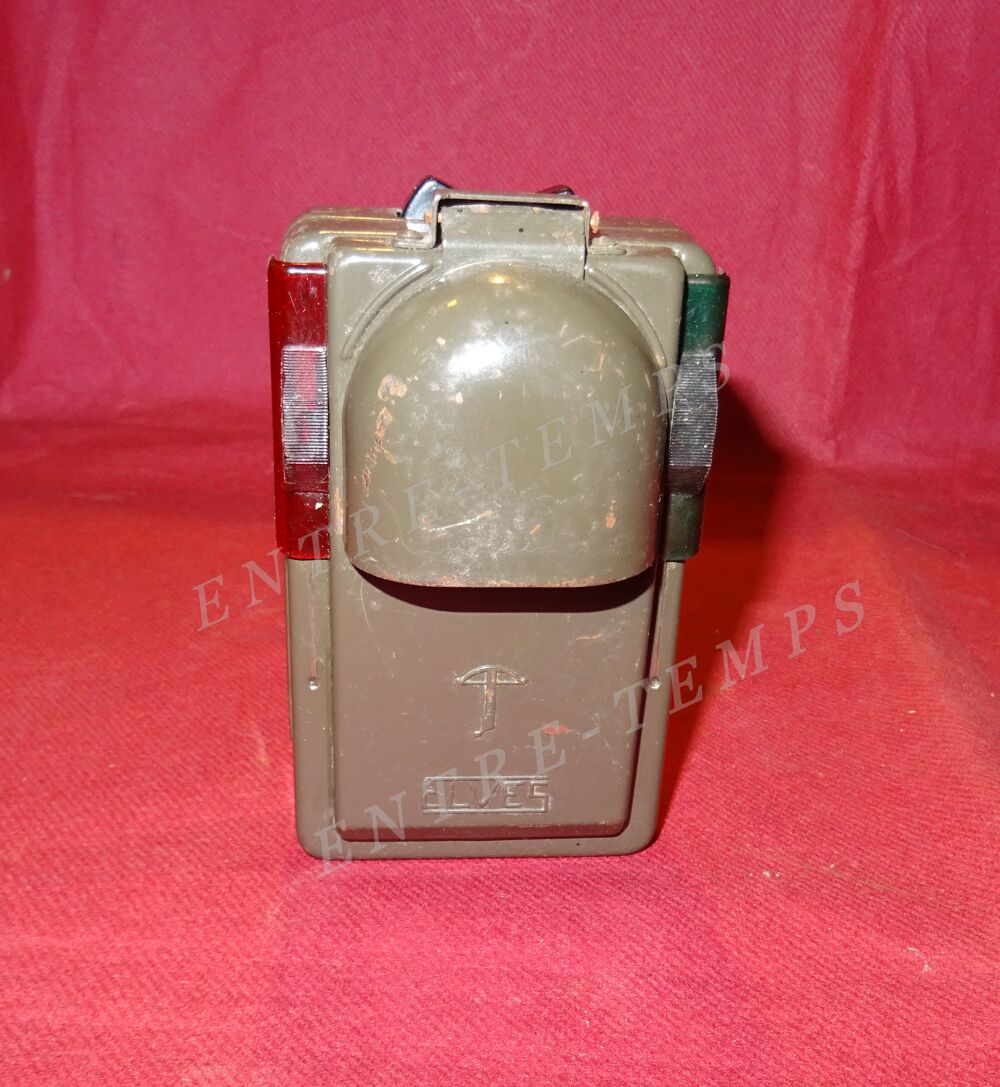 ELVES LAMPE MILITAIRE DE POCHE TYPE ALLEMANDE 