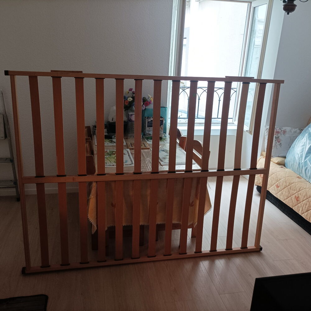 CHAMBRE EN PIN VERNIE NATUREL Meubles