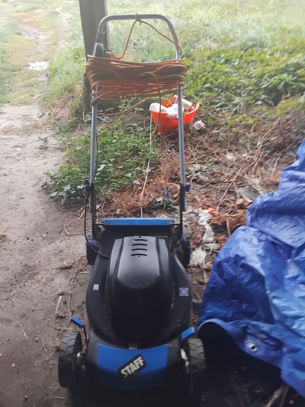 Tondeuse &eacute;lectrique avec 25 mettres de rallonges Jardin