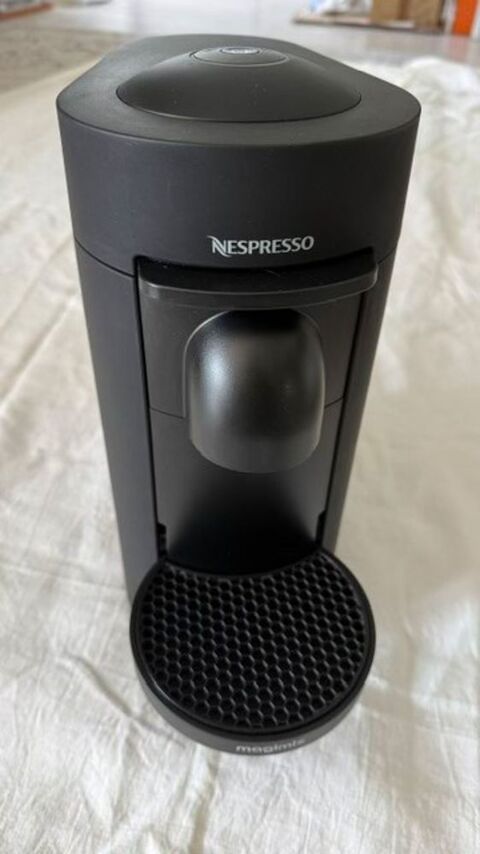 cafetière NESPRESSO comme neuve 99 Rocbaron (83)