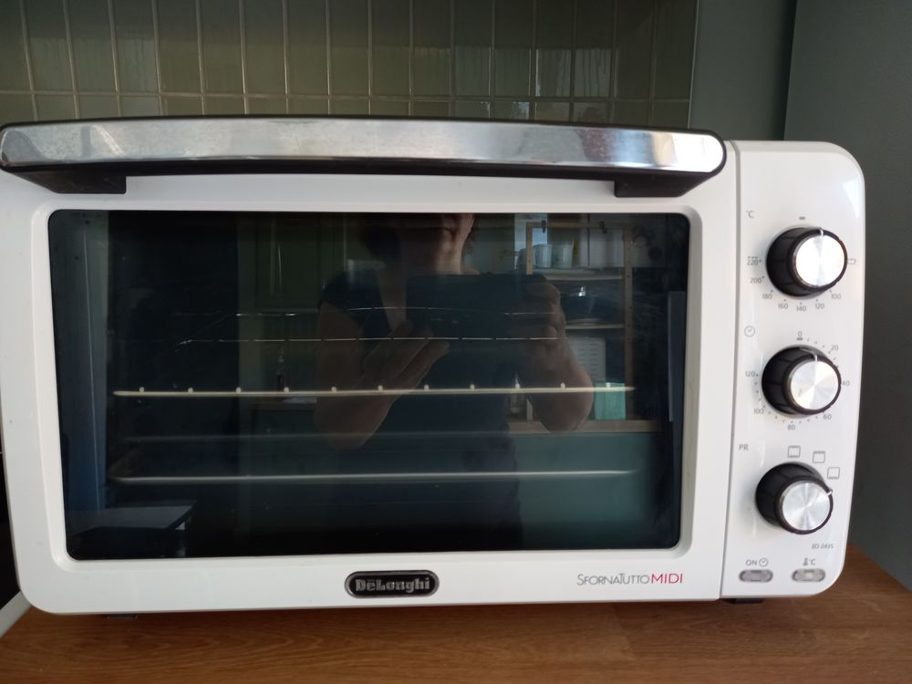 Four &eacute;lectrique Delonghi Electrom�nager