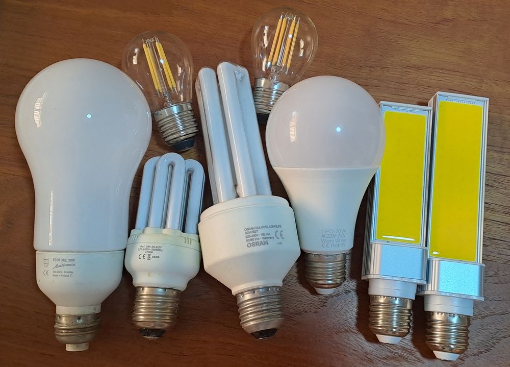Lot de 8 lampes basse consommation, 220-240 V douille E27 Décoration