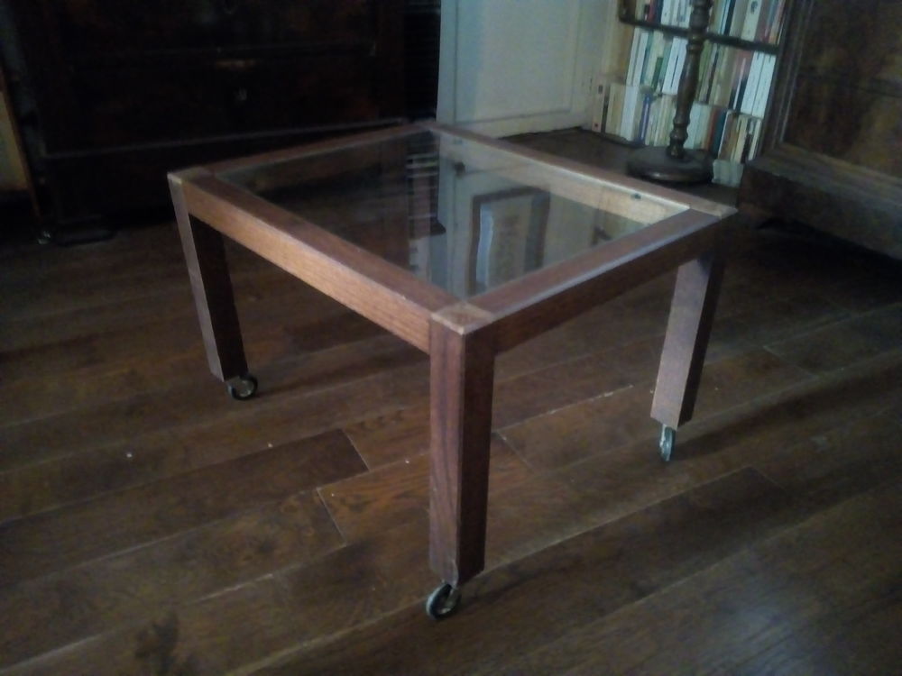 Table basse verre et bois &agrave; roulettes Meubles