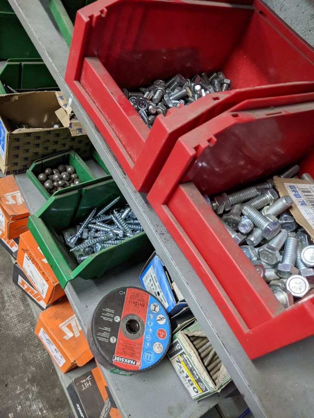 Lot de quincaillerie Bricolage