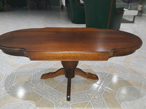 table salon en noyer massif excellant etat 300 Port-des-Barques (17)