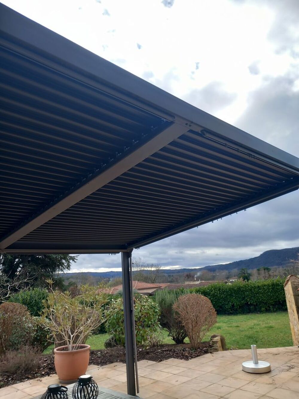 Pergola avec moustiquaire &eacute;tat presque neuf Meubles