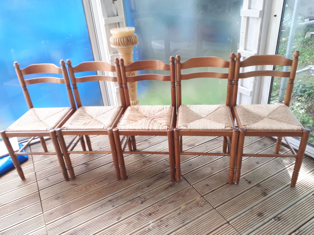 5 chaises en h&ecirc;tre massif Meubles