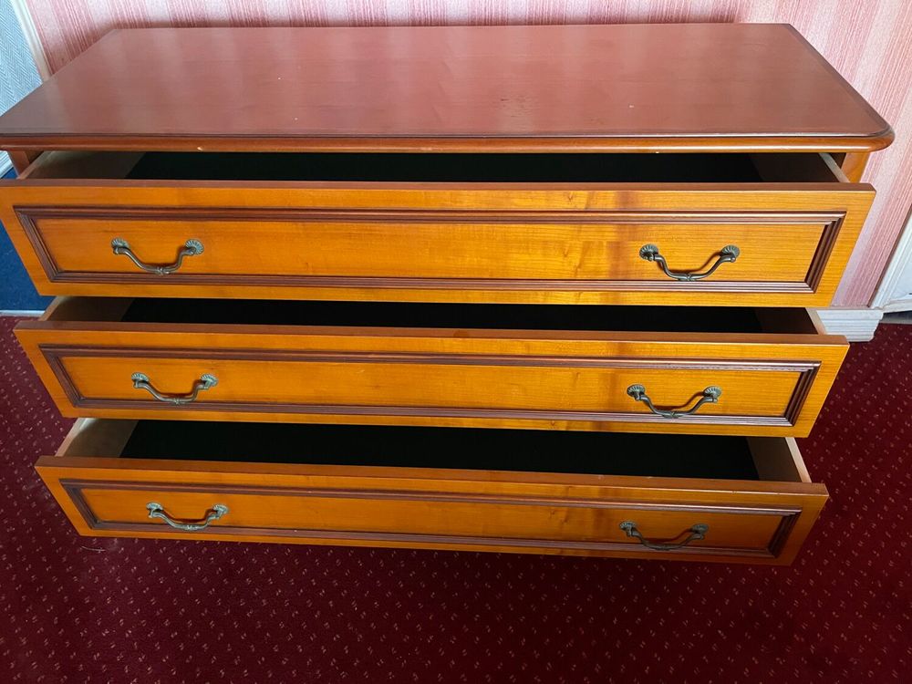 Commode 3 tiroirs style Louis XV ? teinte merisier Meubles