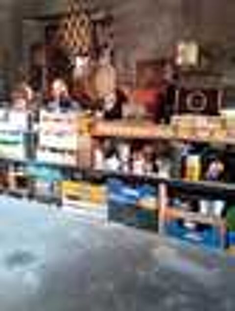 VIDE GARAGE D'UNE MAISON Vide grenier, marché aux puces, braderie