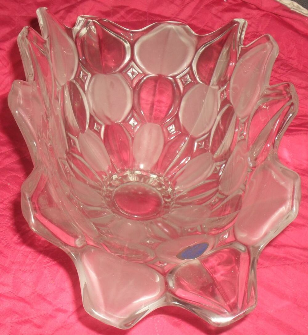  Joli saladier sur pied en verre ou en cristal &agrave; d&eacute;terminer Cuisine