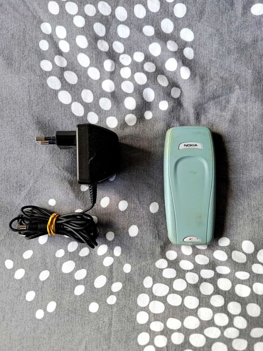 Nokia 3410 + Chargeur Téléphones et tablettes