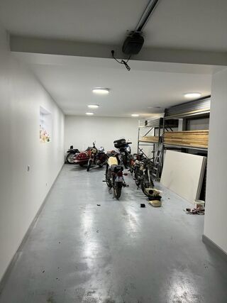  Parking / Garage  louer 60 m