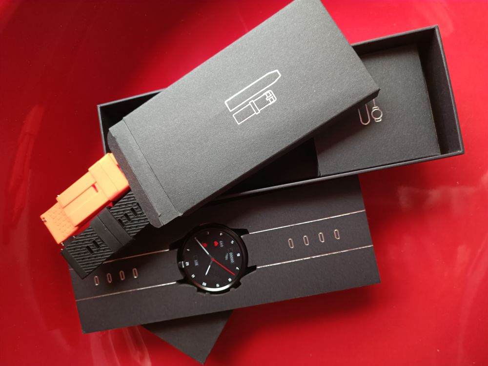 Superbe montre connect&eacute;e. Bijoux et montres