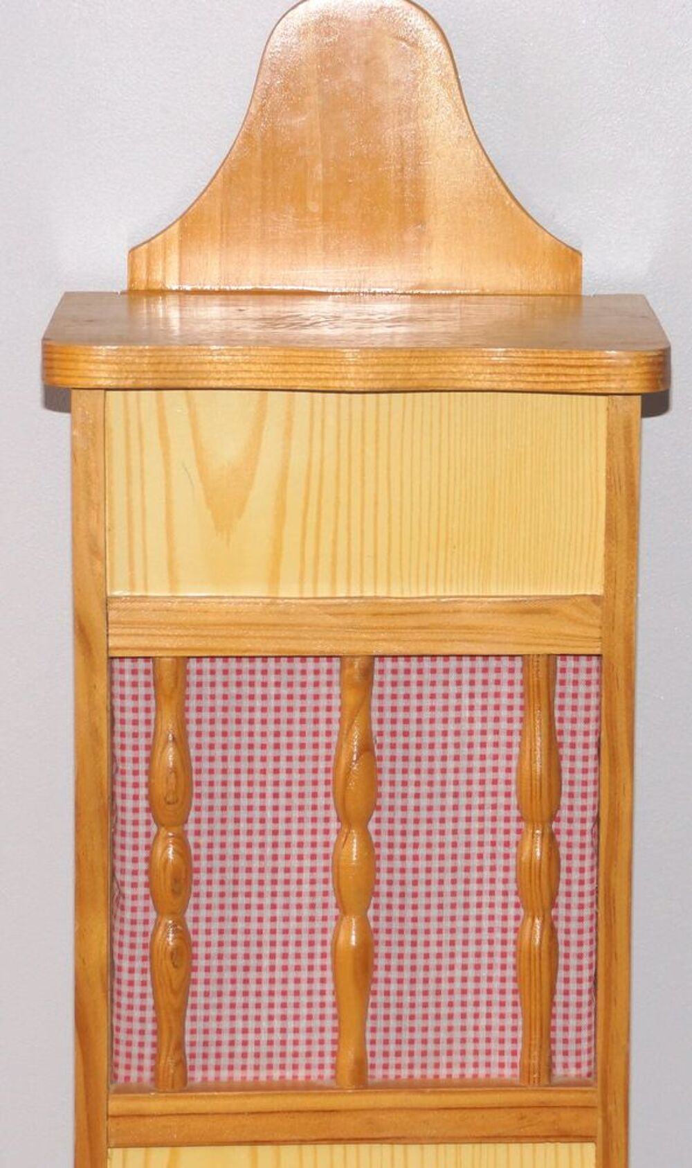 HUCHE A PAIN VINTAGE Meubles