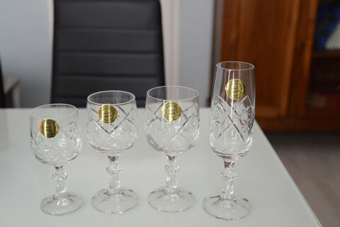 Trs beau service de verre en cristal taill main  ( 47 pic 350 Montauban (82)