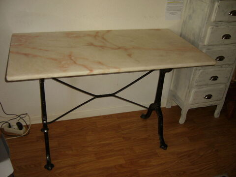 table marbre   bistro  ancienne et 2 chaises  bistro  120 Saint-Paul-l�s-Dax (40)