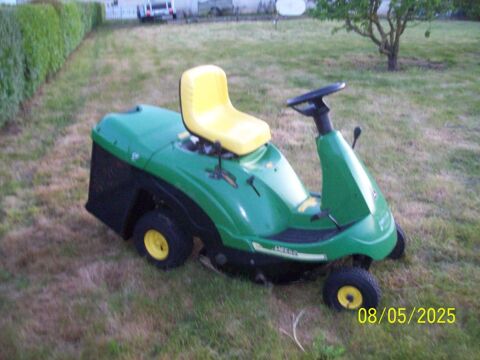 JOHN DEERE Tracteur agricole 2006 occasion Averton 53700