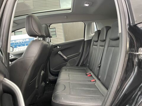 Peugeot 2008 1.6 BlueHDI 120cv Féline Titane