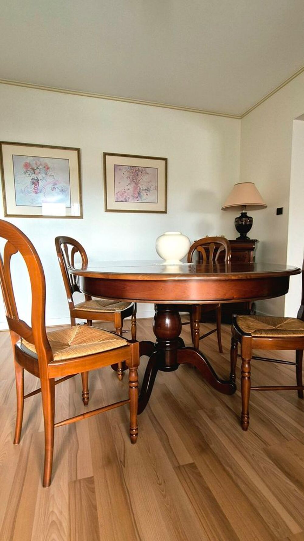 ensemble complet de mobilier de salle &agrave; manger en merisier Meubles