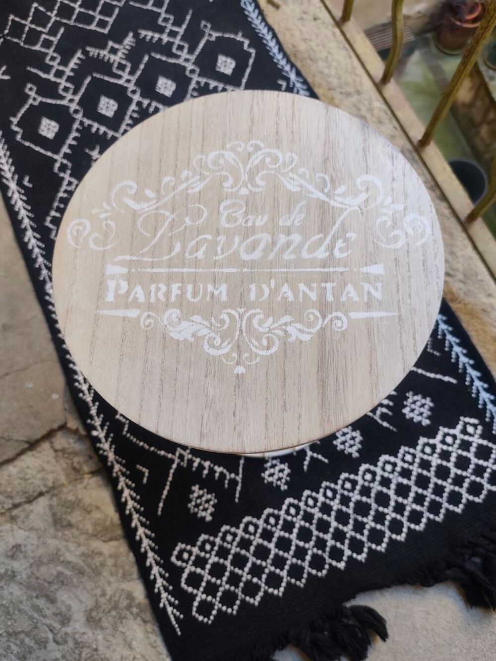 Table Basse Vintage revisit&eacute;e avec Inscriptions Meubles