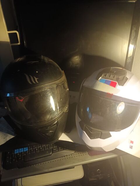 2 casque de moto  250 Le Petit-Quevilly (76)