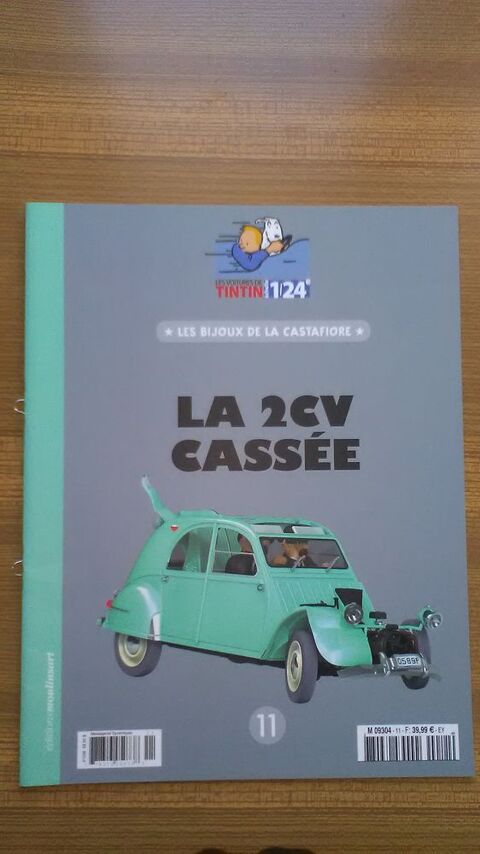 VOITURE DE TINTIN LA N�11         LA 2CV CASSEE     60 Dolus-d'Ol�ron (17)