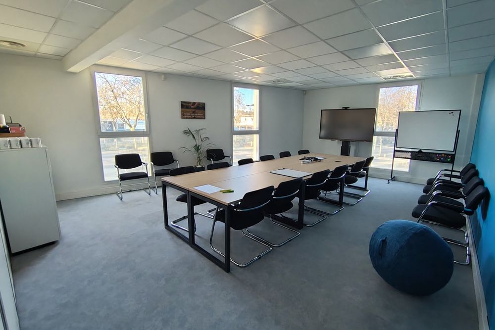   Bureaux privés meublés de 11 à 19 m² à Nîmes Nimes