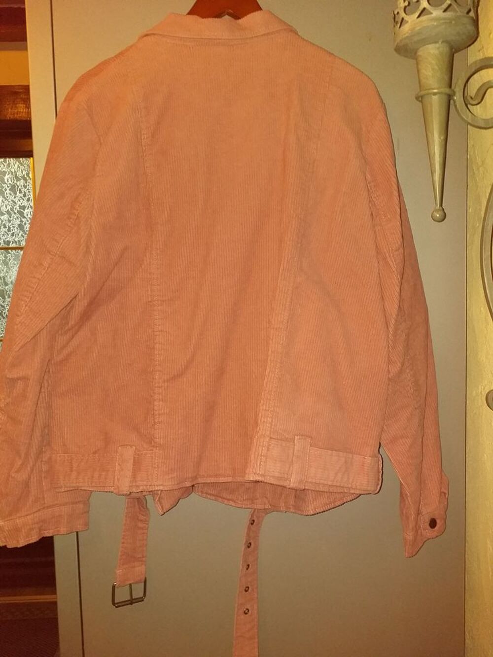 Blouson/veste en velours c&ocirc;tel&eacute; fermeture et ceinture Vêtements