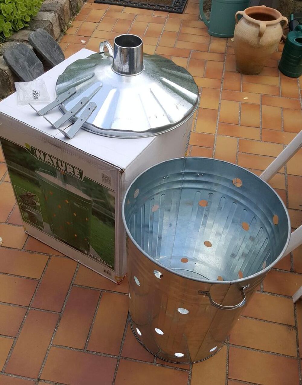 Incin&eacute;rateur de jardin en acier galvanis&eacute; Jardin