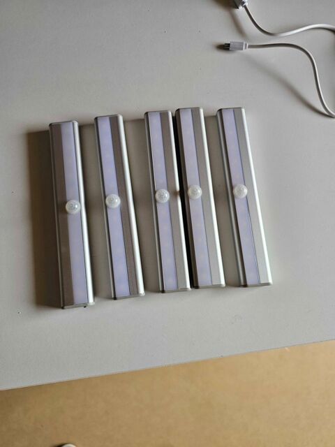 5 Lampes d�tecteur de mouvement, pour dressing, escaliers, placards, cuisine etc...USB RECHARGEABLE. 10 Morhange (57)