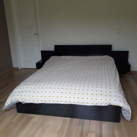 lit design noir en 140 * 190 avec chevets et sommier 250 Bonnut (64)