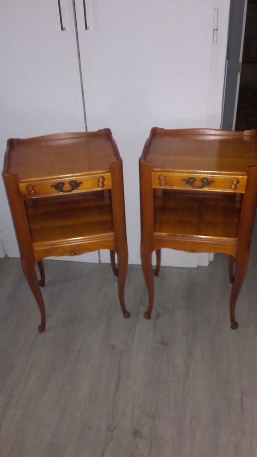 deux chevets Meubles