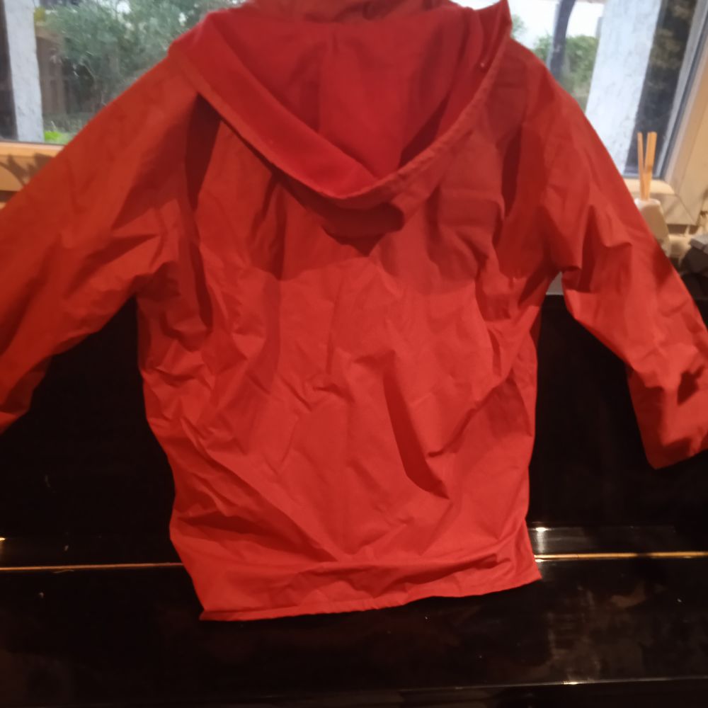 Impermeable coupe vent rouge doublure capuche T 46/48 marque Vêtements
