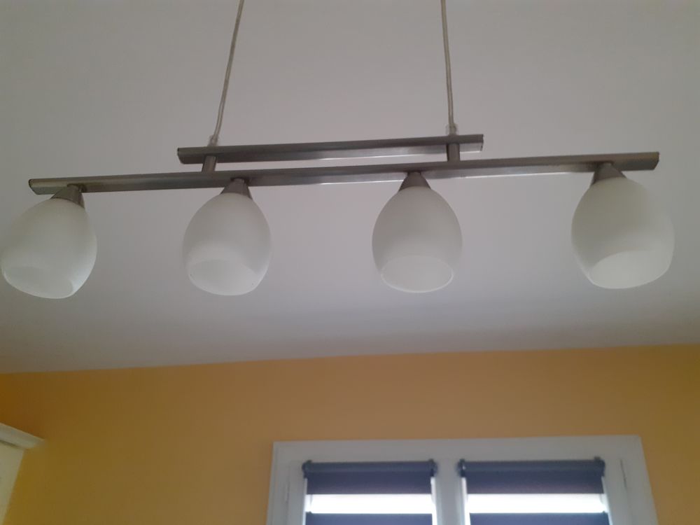Suspension de cuisine blanche ou autre 4 globes 
Meubles
